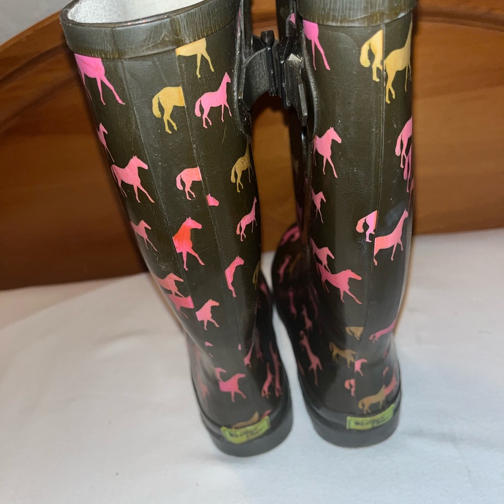 Western Chief Rubber Boots, Size 8 - Picture 4 of 9